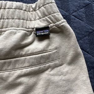 Women’s Patagonia Organic Cotton Joggers Sweatpants Hike Workout Small Cream